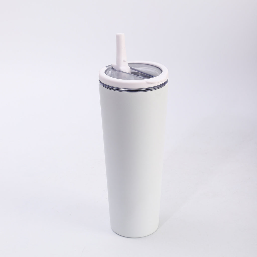 Packshot solo d'un gobelet conique blanc avec couvercle à paille, cadrage identique aux autres solos.