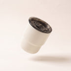 Tasse isotherme galbée blanc ivoire 235 ml, couvercle fumé, fond crème
