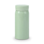 Mini mug isotherme de poche, coloris vert sauge 200 ml, sur fond blanc