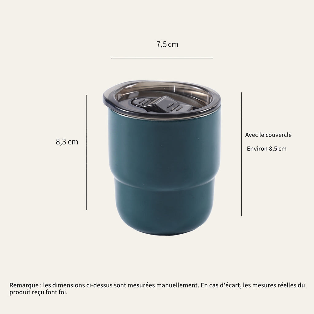 Fiche de cotes en français de la tasse isotherme galbée 235 ml, coloris vert sapin, fond crème